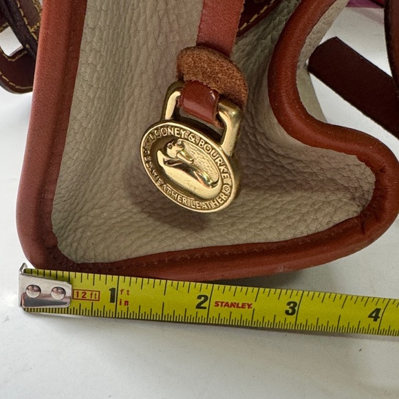 Vintage Dooney & Bourke Leather Shoulder Bag - Picture 7 of 13